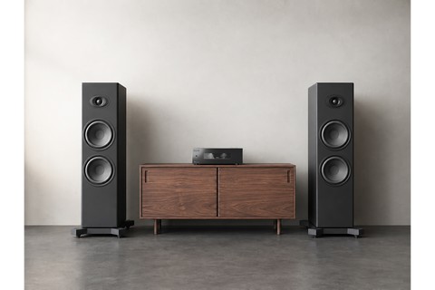 Eversolo AMP-F8 stereo power amplifier (2x 180W 8 Ohm) - Lifestyle