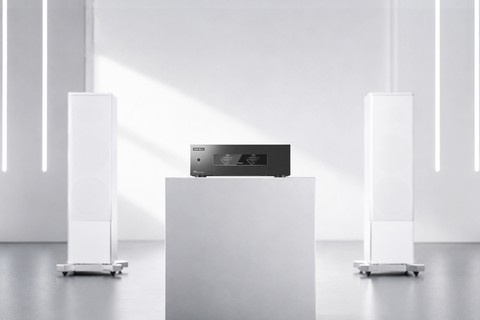Eversolo AMP-F8 stereo power amplifier (2x 180W 8 Ohm) - Lifestyle