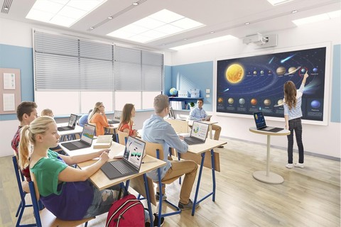 Epson EB-760Wi WXGA short throw projector - Lifestyle