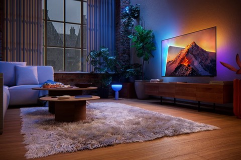 Philips Ambilight 4K QLED TV | PQS8631/12 Series - Lifestyle