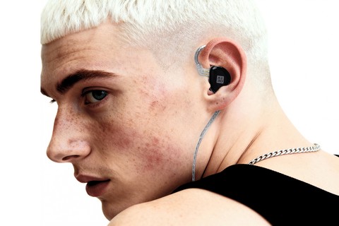 iFi Audio Hip-Dac 3 Starter Kit - Lifestyle