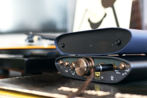 iFi Audio ZEN Air Phono 2 preamplifier (MM + MC) - Lifestyle