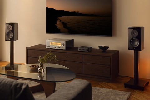 Yamaha WXC-70A streaming amplifier - Lifestyle