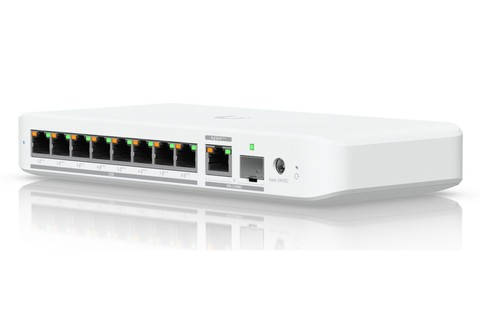Flex 8 port Gigabit network switch (2.5 GbE, PoE+) - Hero