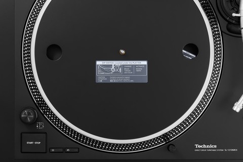 Technics SL-1210MKX Turntable - Lifestyle
