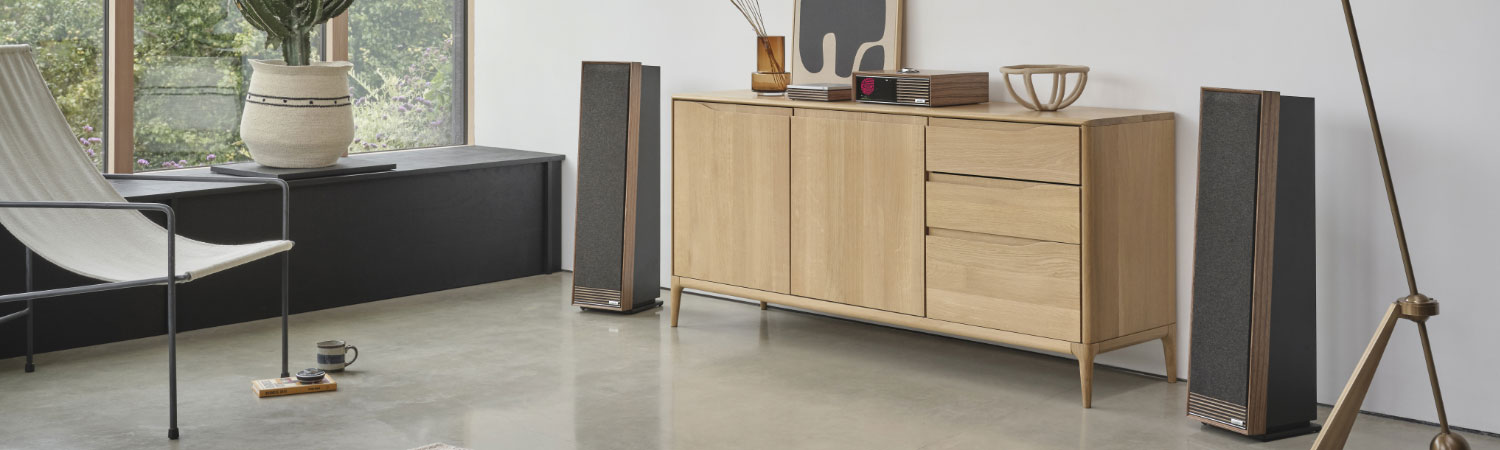 Talisman-R Walnut - Lifestyle