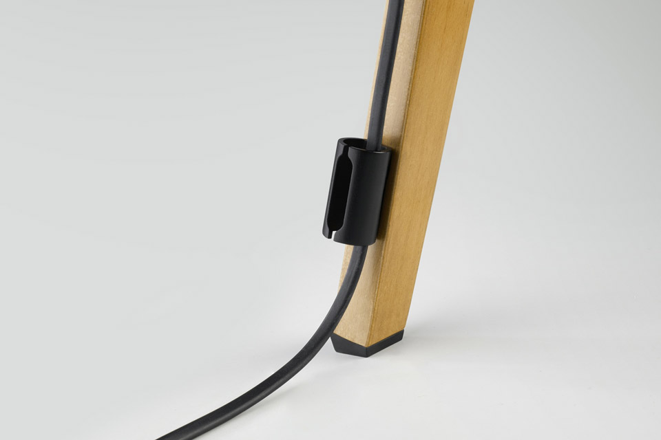 One For All WM 7482 TV floorstand - Cable management
