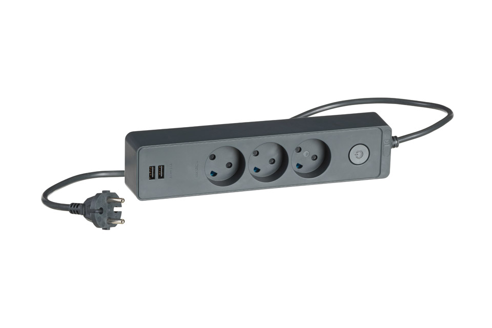 LK 230V 3-stikdåse med 2 USB og uden