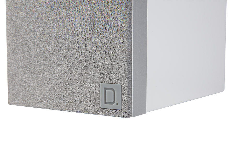 Definitive Technology D7 bookshelf speaker - White front
