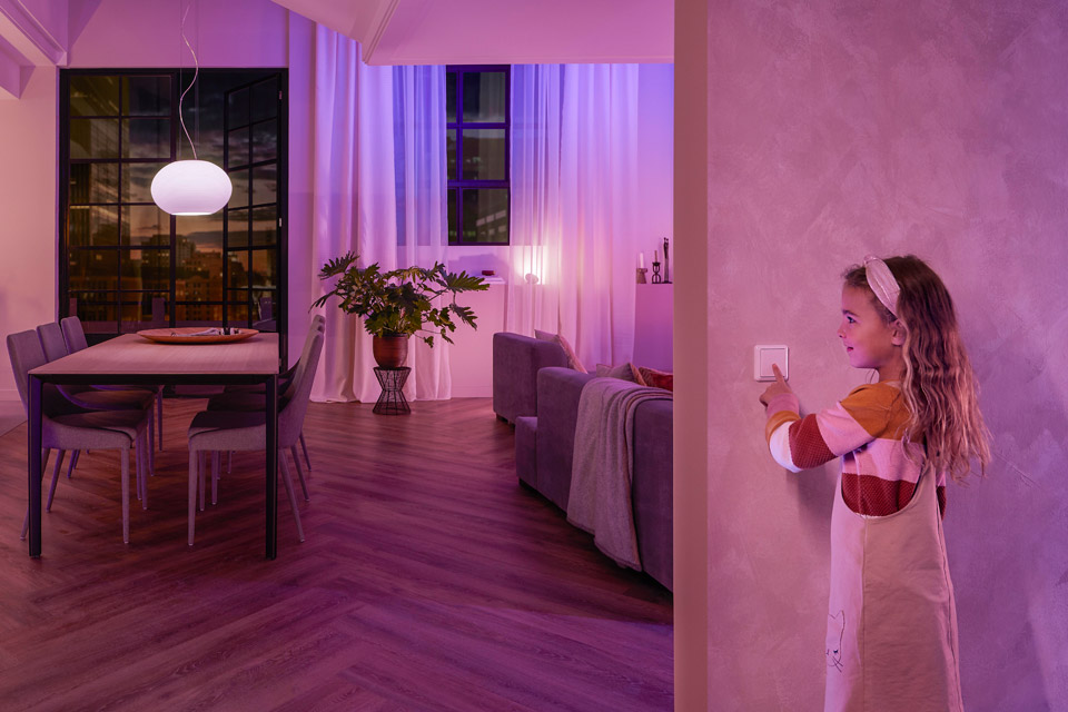 Philips Hue Wall Switch Module Lifestyle 3