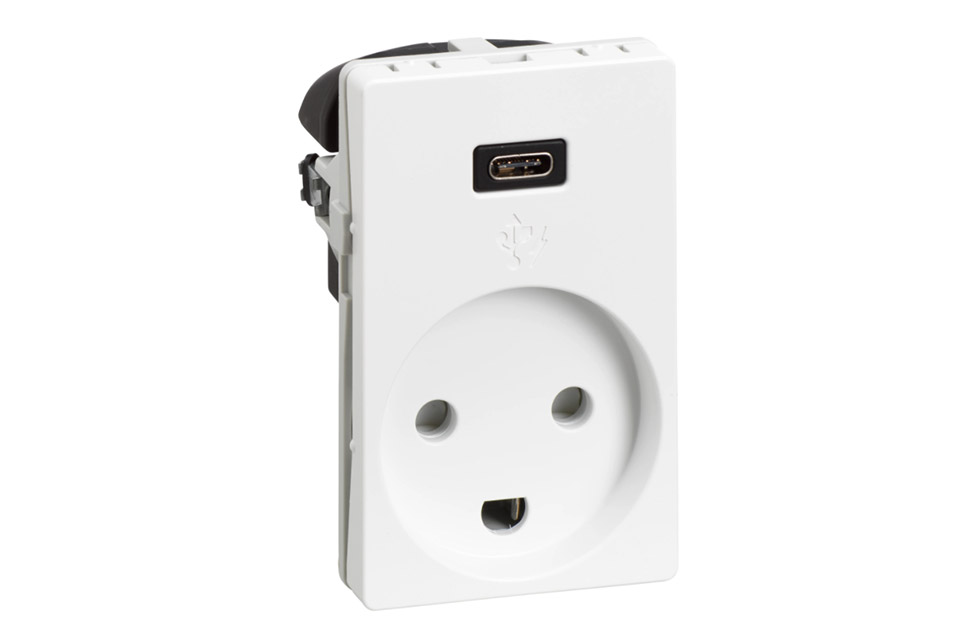 LK FUGA power outlet with USB-C charger (2 A)