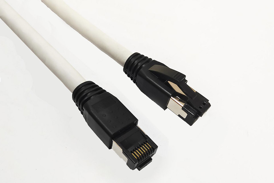 CAT 8.1 S/FTP PIMF LSZH shielded RJ45 ethernet cable - White