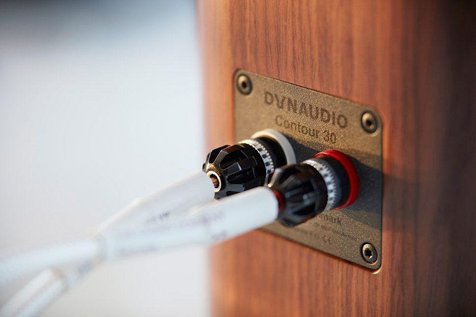 Dynaudio Contour 60i floorstanding speaker - Walnut lifestyle