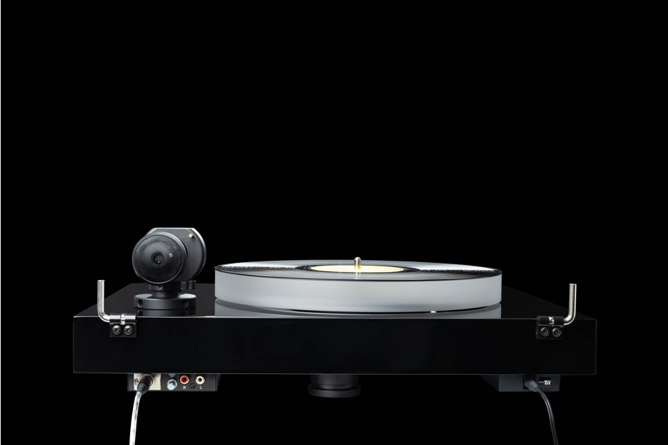 Pro-Ject X2 B record player with balanced XLR output - Black lifestyle