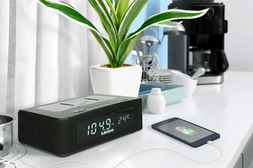 Lenco CR580BK FM/BT clockradio med QI opladning